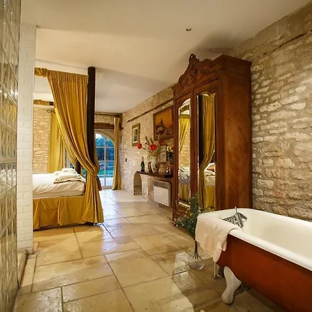 Chateau Du Raysse Holiday home