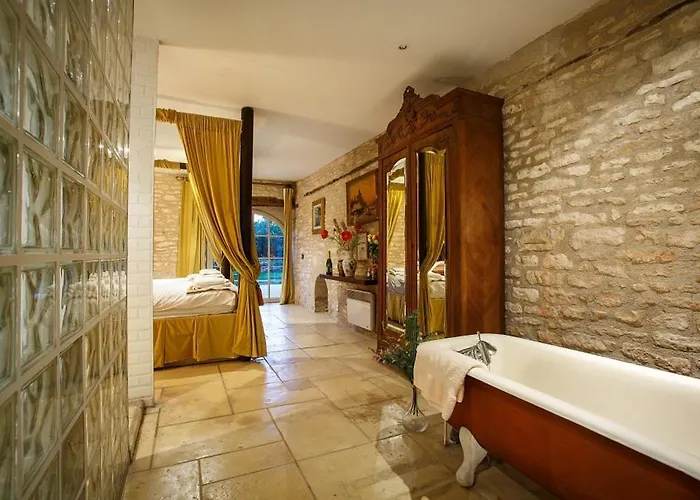 Chateau Du Raysse بيت للعطل